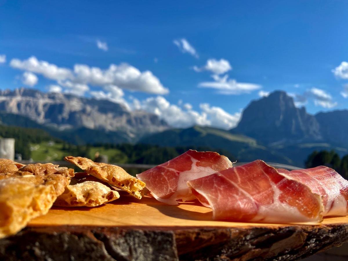 App. Cesa Vedla Ortisei Exteriör bild